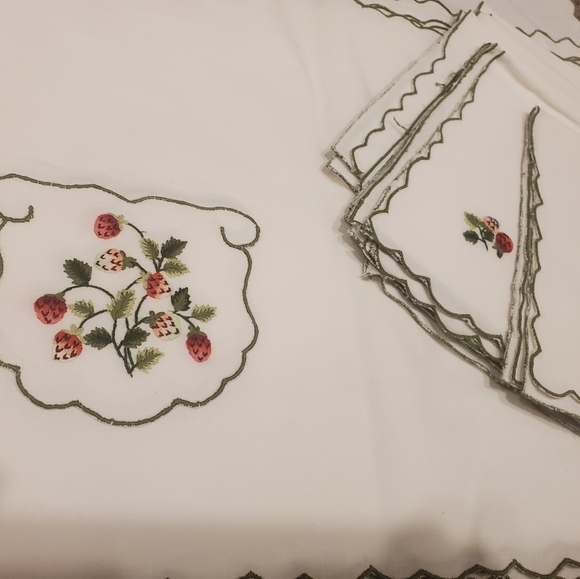 Set of vintage strawberry placemats and napkins  boho hippie collectors - Picture 9 of 9